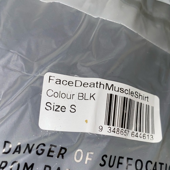 Blackmilk ‘FACE DEATH MUSCLE SHIRT” Size Small S NWT Skull Gasmask - Picture 10 of 10